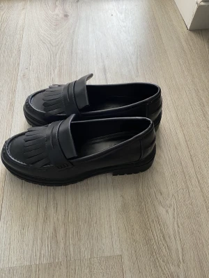 ASOS loafers  - Säljer mina skor ifrån ASOS använda 1 gång. 