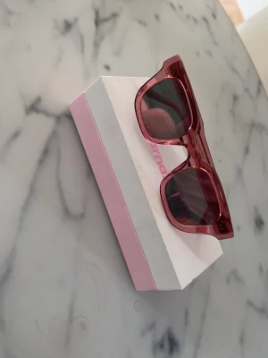 Glasögon chimis 💗 - Jätte fina chimis, som är använda ett fåtalgånger💗 säljer pga har köpt ett par nya💗 Modell- 04!! Går dock inte o få tag på dom utan dem är limited 