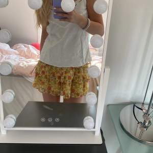 Supersöt blommig kjol från Lindex 💕