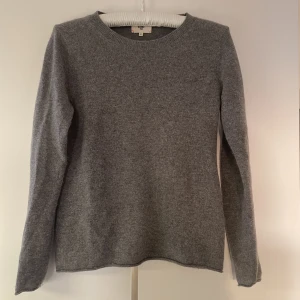 Kashmirtröja - Grå kasmittröja. Bra skick.
