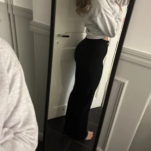 Kostymbyxor - Säljer mina kostymbyxor från madlady i storlek 36