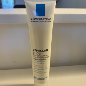 La Roche- Posay - Säljer då den inte används, öppnad men finns väldigt mycket kvar🤍