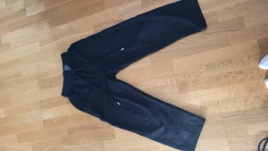 Mjukis byxor  - Säljer dem här byxorna för att dom inte kommer till andvändning och har blivit för korta, orginal pris ca 149 kr
