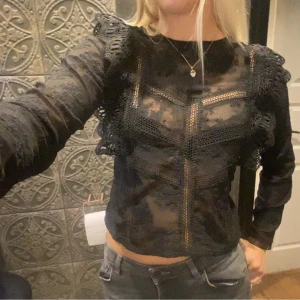 Blus  - Super söt slutsåld blus pimkie. Den är köpt på zalando och är i mycket fint skicka då den är använd ett fåtal gånger.