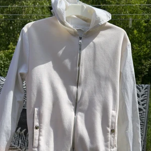 Moncler - Tjena, säljer nu min moncler cardigan Storlek S fits XS Fler bilder kan fås 