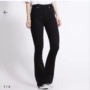 helt nye jeans fra lager 157 selges pga feil størrelse, lappen er fortsatt på!💓 strl xs-l fordi den er veldig stretchy
