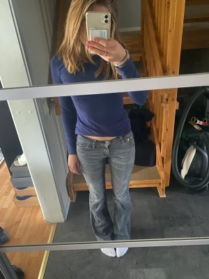 Levis jeans  - Har använt de några gånger , de är lite för tajta för mig nu , så kan inte använda de längre . Jätte snygga 