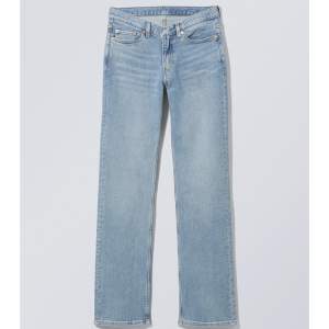 Så snygga Weekday jeans i storlek 28/32, modellen heter twig💙