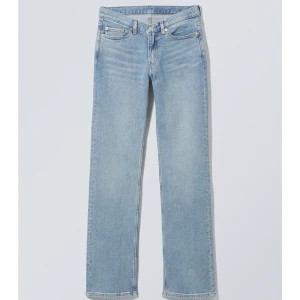 Weekday jeans - Så snygga Weekday jeans i storlek 28/32, modellen heter twig💙
