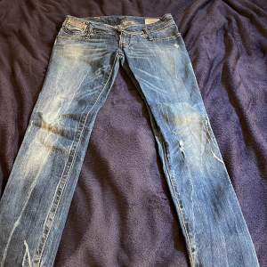 Super fina jeans, säljer då dom är för små för mig därav inga bilder på❤️❤️ Midjemått: 39-40cm Innebennslängden: 78cm❤️