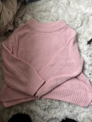 Stickad tröja - Oanvänd