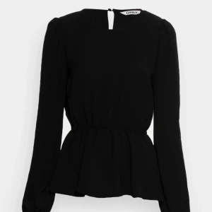 Only blus - Köpte denna i typ december men andvänder den typ aldrig (Kan sicka äkta bilder)