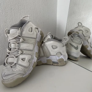 Nike Uptempo - Nike Utempo Phantom. Endast använda fåtal gånger. I bra skick. Säljer eftersom de är för små💕
