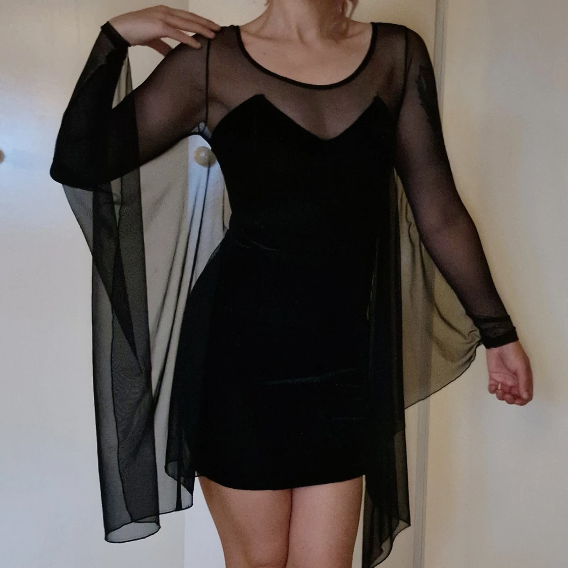 Unik goth batwing klänning i sammet och mesh storlek 36 - 90