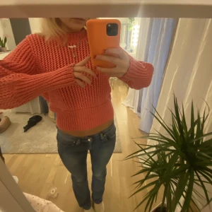 Stickad tröja - Jätte fin tröja i så söt färg 