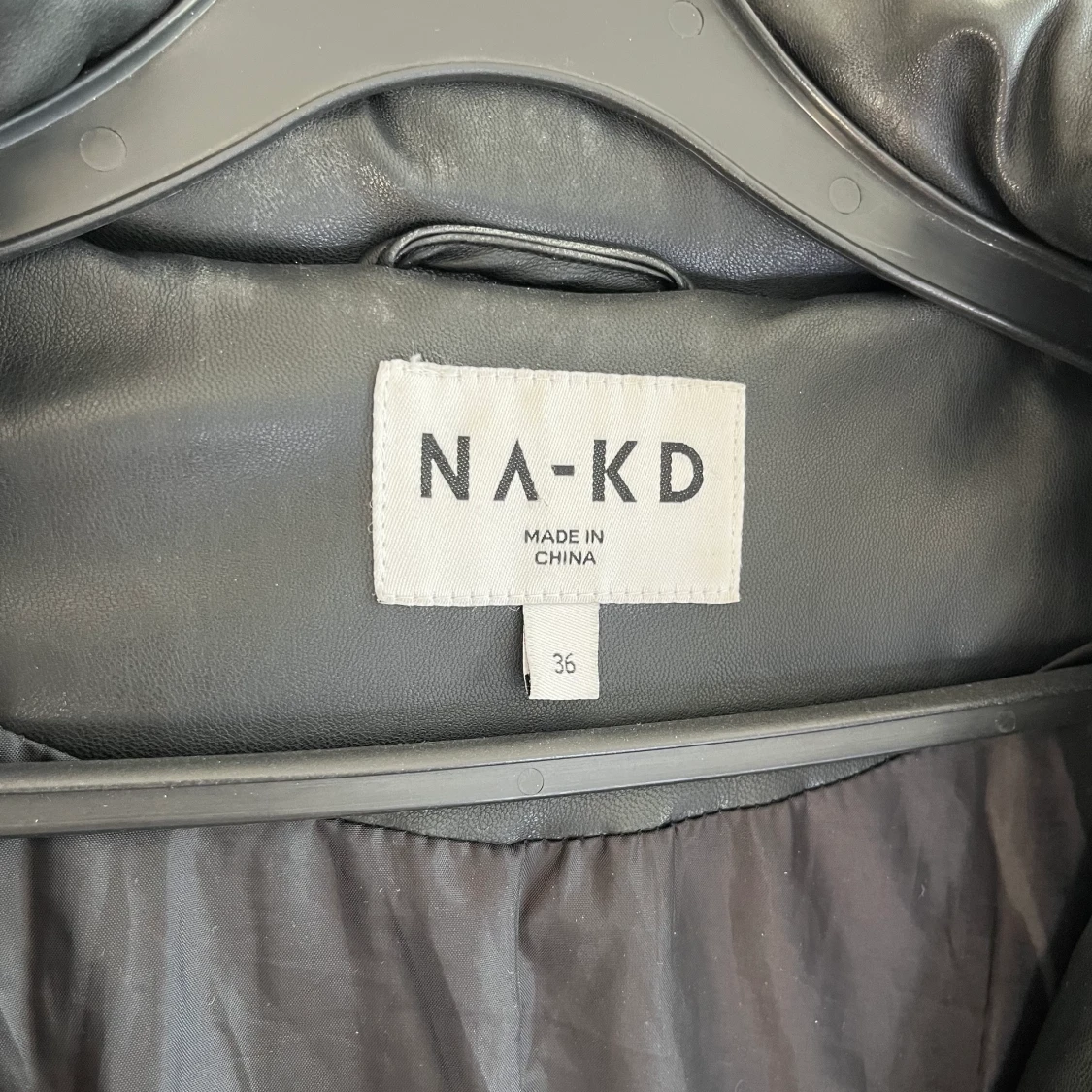 Svart vinterjacka från NA-KD  - 90