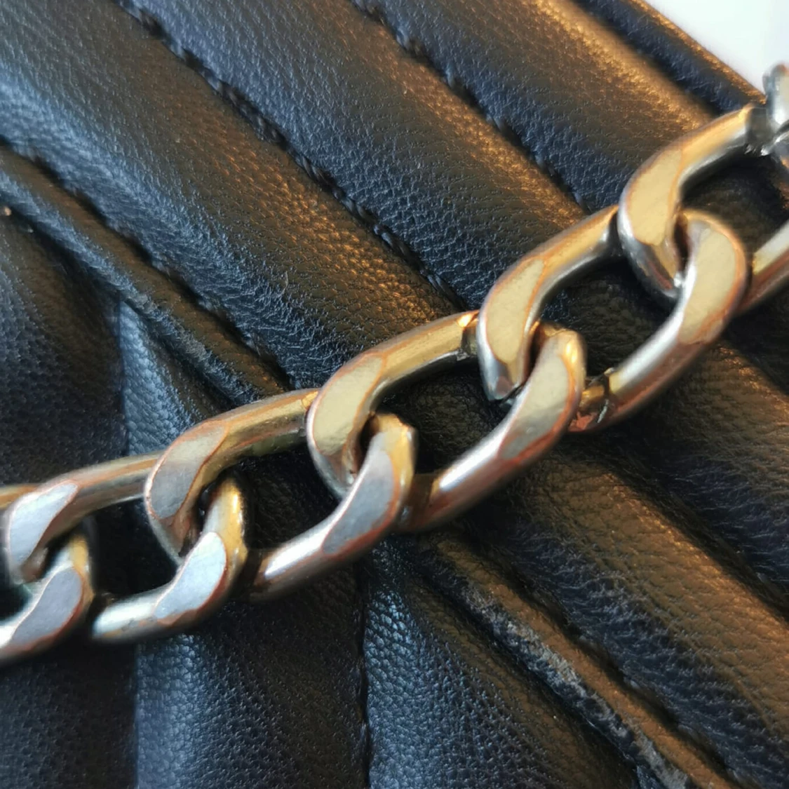 Säljer Axelremsväska - 91