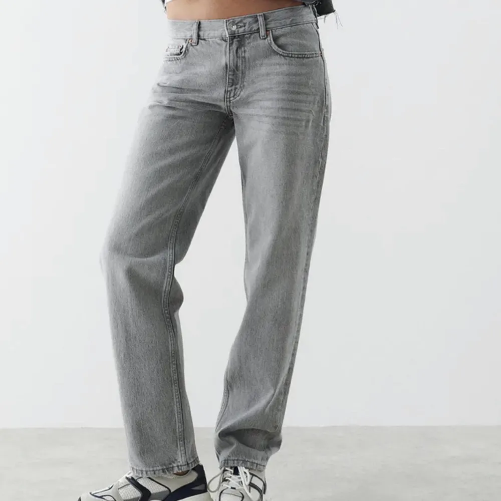 Dessa Low straight jeans i storlek 38 från Gina tricot är tyvärr försmå för mig så säljer de nu... pris går att diskuteras💕. Jeans & Byxor.