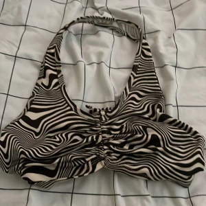 Brun vit topp - En brun vit topp som jag tror är ifrån newyorker som knappt blivit använd