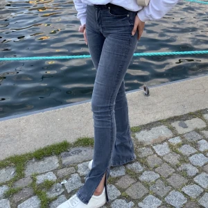 Jeans - Snygga jeans som ej längre används. Defekter förekommer som visas på bilden! 