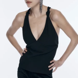 Festtopp  - Skitsnygg topp från zara som tyvärr inte passar. Endast provad! Storlek S. Kan skicka bättre bilder vid intresse❤️‍🔥