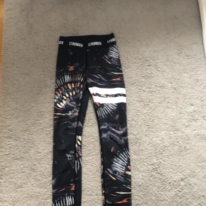 Stronger - Stronger tränings shorts 