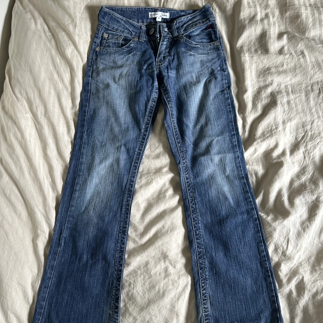 Lågmidjade bootcut jeans
