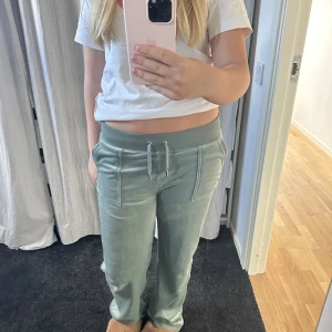 Juicy byxor  - Säljer en av mina favorit byxor❤️❤️Fint skick, använda max 3 gånger 