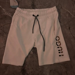 Shorts boss kan köpa t-shitrten me för 300 extra - Inte använd kan köpa till t-shirten me för 300 extra