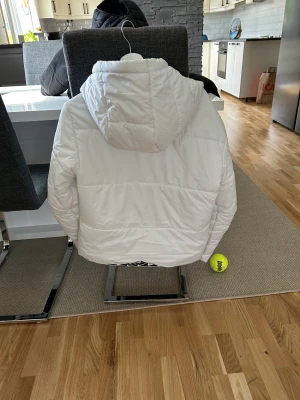 Fin Nike jacka - Använd 1 vinter. Nypris 1000kr