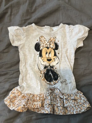 Klänning  - Fin Disney klänning 