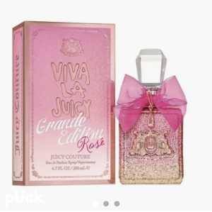Parfym  - Parfym från juicy couture ( Viva la juicy rosé juicy courture) . De är ca 80% kvar och är en väldigt feminin  doft❤️❤️❤️locket är tyvärr borta! 
