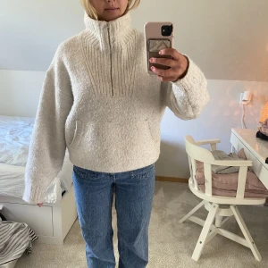 Stickad tröja - Stickad tröja med zip up