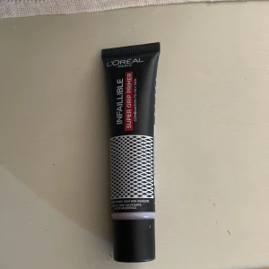 Loreal Paris Primer - Inte använd bara testad Primer från Loreal Paris. Skriv för fler frågor