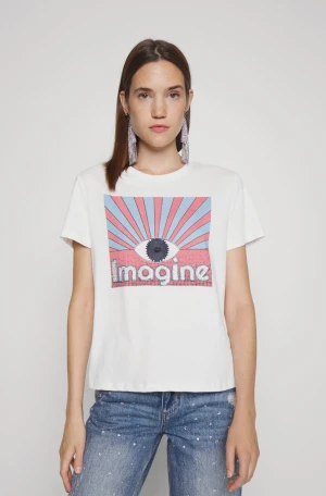 Maje t-shirt (strlk 2) - Jag säljer min så coola t-shirt från Maje! Den är använd några gånger, men tröjan är i väldigt gott skick. Om du vill att jag skickar fler bilder gör jag det gärna! 💕T-shirten är i storlek 2 (fransk 38), och originalpris är 1399kr. Köparen står för frakt!