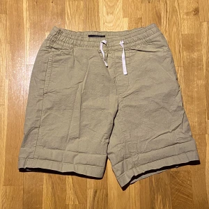 Beige kortbyxor - Beige kortbyxor