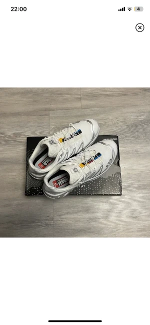 Salomon XT6-advanced - Köpta på loppis, de är lite smutsiga där av priset, men det går att tvätta bort 😉 perfekta nu till hösten 👍 Kartongen är i dåligt skick. Skon är i sig ganska små i storleken.