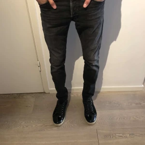 Jack and Jones jeans  - Säljer dessa Jack and Jones jeans. Nypris 890kr. Hör av er vid eventuella frågor! 