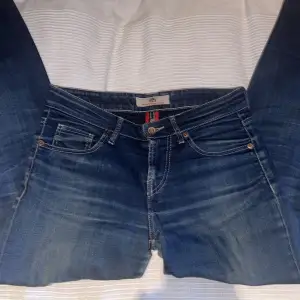 Ett par jättesnygga fornarina jeans i storlek 27. Köptes på plick men passade tyvärr inte💘