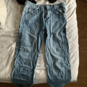 Levi Jeans - Sköna jeans som blivit för korta, använt i ett år men som sagt för korta.