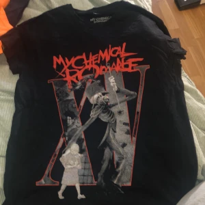 My chemical romance tshirt  - My chemical romance T-shirt Nästan oanvänd Står att det är en S men passar mer som en M