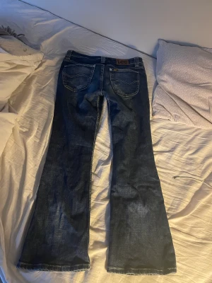Lee jeans - Fina lee jeans!! Används endast ett fåtal ggr! Köp via köp nu