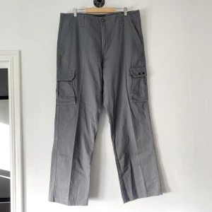 vintage baggy oakley cargos - size 36