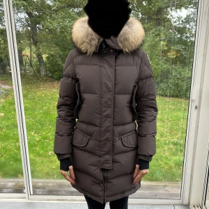 Parajumpers jacka  - Parajumper jacka i storlek XS, köpt på johnells. Använd fåtal gånger, pris kan diskuteras vid snabb affär.