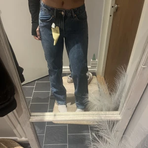 Midwaist jeans! - Jeans från Lindex, aldrig använda pga försmå! 
