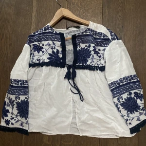 Zara blus - Söt blus från zara som endast kom till användning 2 gånger! 