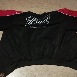 Bilracing jacka - Oanvänd racing jacka, jackan är varm och osliten 