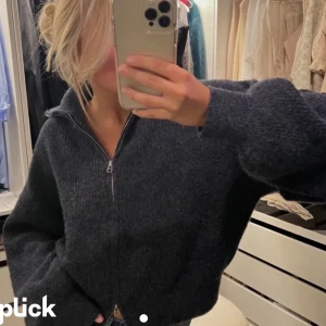 Stickad kofta  - En ass snygg stickad kofta från Lindex, köpt för några år sen men aldrig använd!!💕💕(lånad bild)