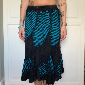 Kjol - Hippie kjol från sol och måne. Storlek xs men passar mindre också då det är resår i midjan. Använd en gång. 100kr plus frakt 