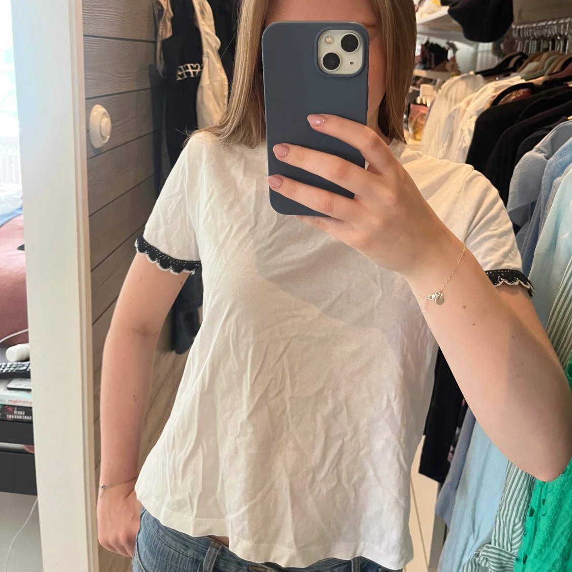 Zara tshirt med detalj  - 90
